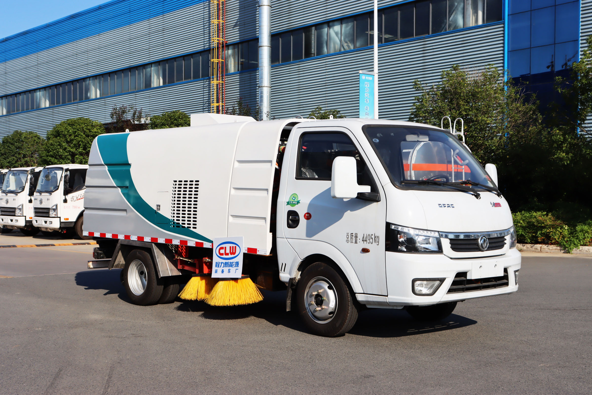 東風途逸純電動2.5方掃路車