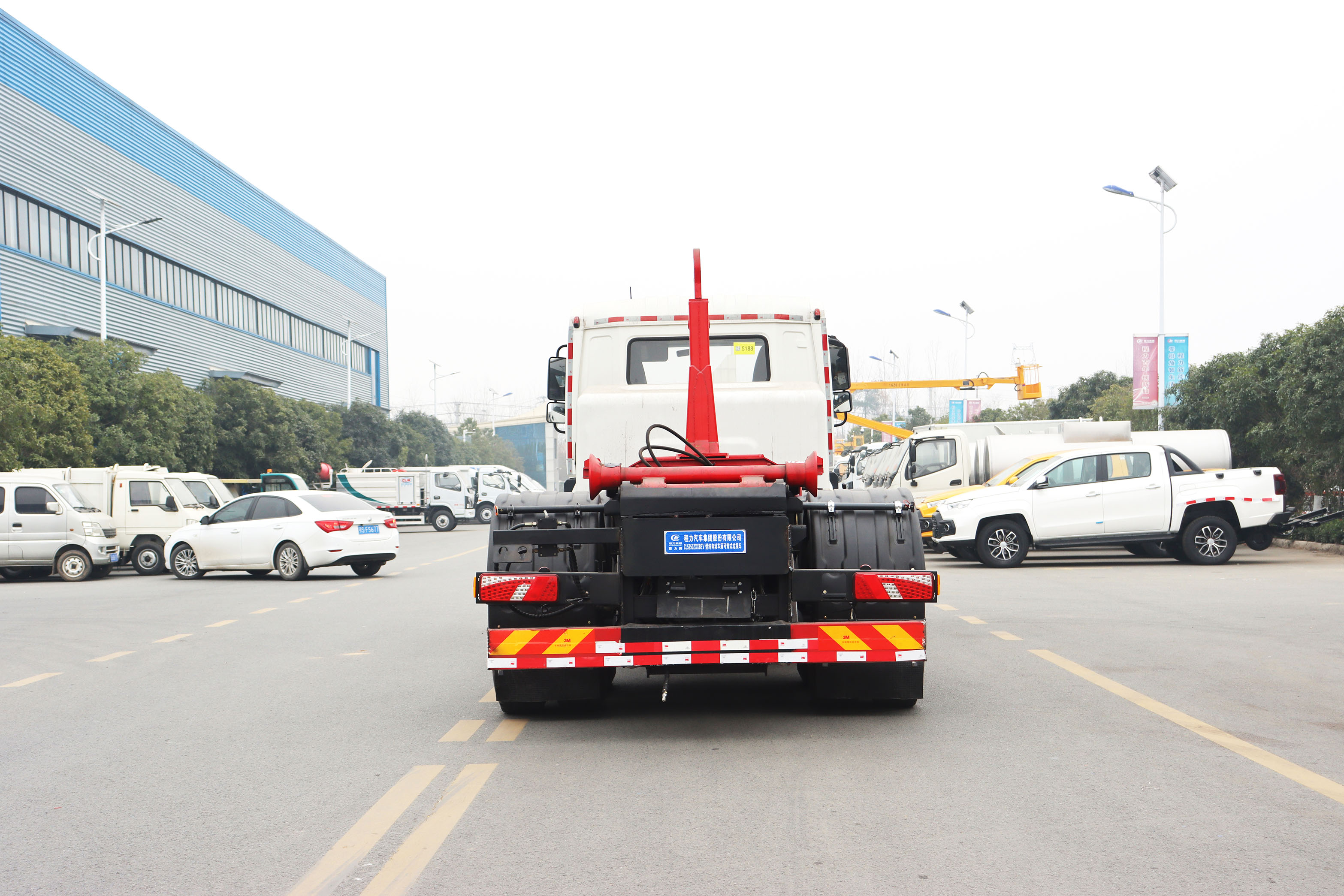 比亞迪T9純電動(dòng)車廂可卸式垃圾車圖片5
